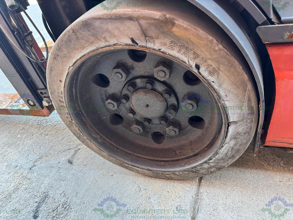 Used Toyota 8FBCU25 Electric Forklift 5000 lbs Capacity 4 Stage Mast w/ Charger