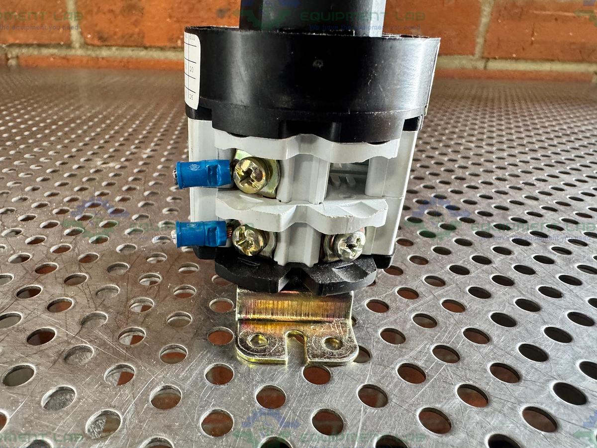 Used Advance Controls CB0320003LE2U 3 Pole, 32/40-AMP Rotary Cam Disconnect Switch