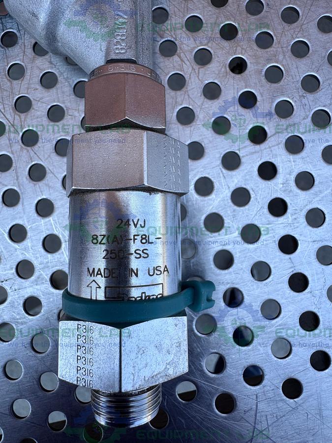 Used Gemu 540/15/D59405-1 Pneumatic Valve Actuator w/ Parker 8Z(A)-F8L-250-SS Valve