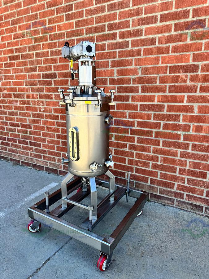 Used Unknown Brand 100 Liter Mixing Tank w/ Lenze 3 Phase Motor, Impeller