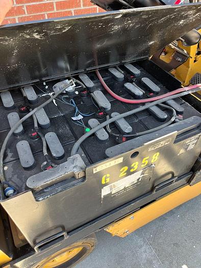 Used Caterpillar 5000# Electric Sit Down Forklift M50BLP / 495R Cushion Tires 120"