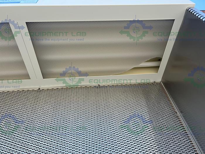 Used Baker  EdgeGARD EG-6320 Horizontal Laminar Flow Clean Bench Hood 6Ft, 115V