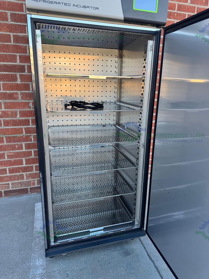Used Caron 7001-33-1 Reach In Refrigerated Incubator  5 to +70°C, 33 Cu, Ft, 115 V