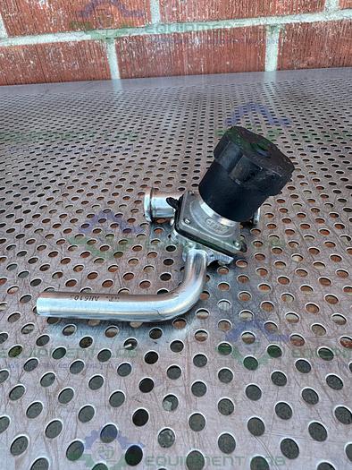 Used ITT Pure Flo 3- Way 316L Diaphragm Valve w/ 3/4" to Elbow Sanitary Fitting