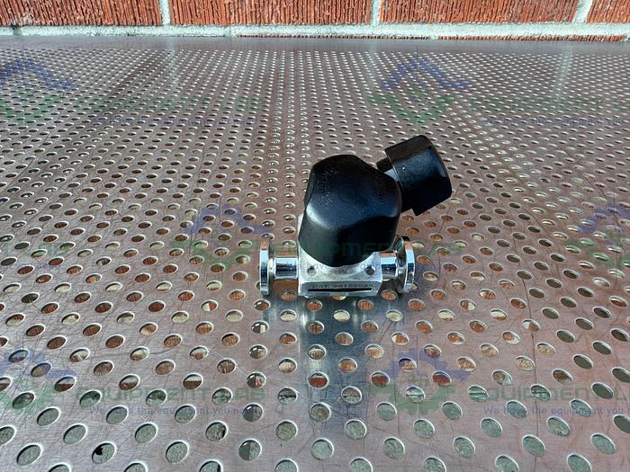 Used 2 Aquasyn 6155535 Diaphragm Valve w/ 1/2" Sanitary Fittings