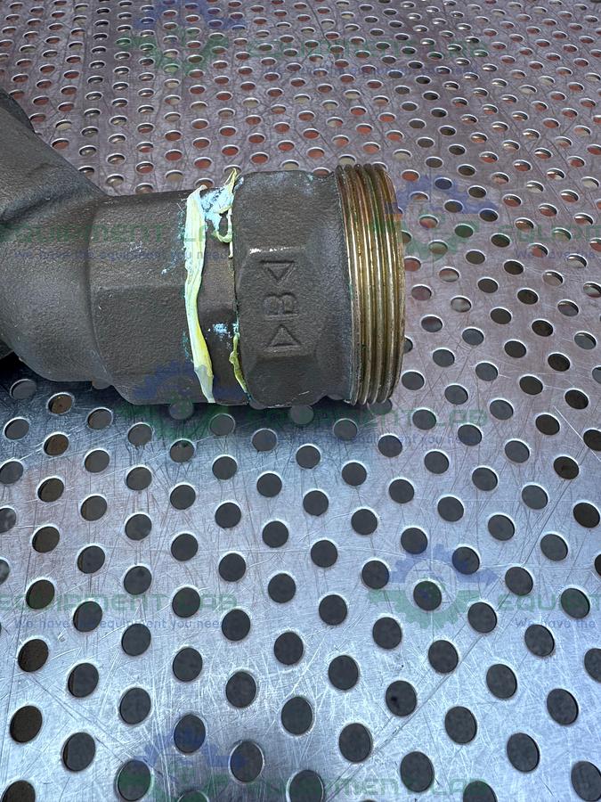 Used Gemu  554/32 Pneumatic Angle Seat Globe Valve w/ 1 1/4" to 1 1/2 Threaded Fitting