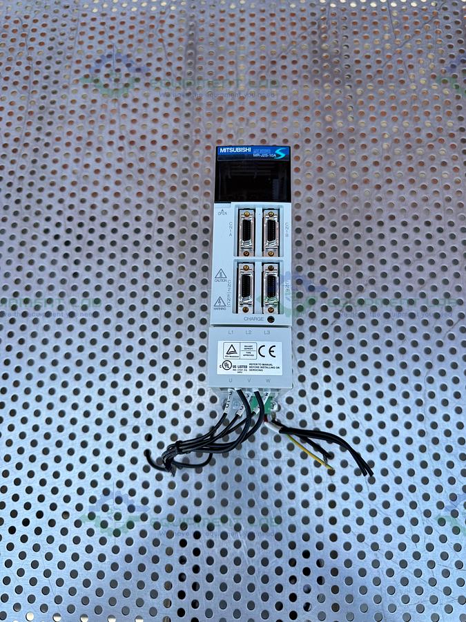 Used Mitsubishi MR-J2S-10A AC Servo Drive 100W, 170V 0-360HZ 1.1A Output