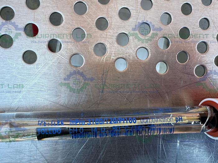 Used ABB TB82PH101021 1NS pH / ORP / pION Transmitter w/ Mettle Toledo pH Sensor