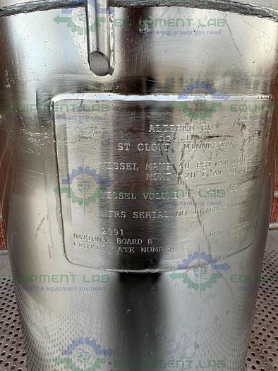 Used DCI 35 Liter Stainless Steel Process / Pressure Vessel 40 PSI