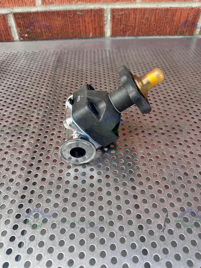 Used ITT Pure Flo RA25MAX Stainless Steel Diaphragm Valve w/  1" Sanitary Fittings