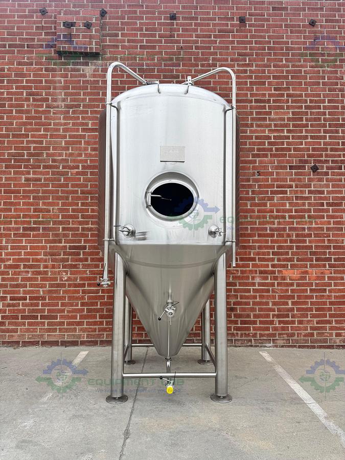 Used Blackstone Ventures 4700 L/30 BBL Stainless Steel Jacketed Fermentation Tank