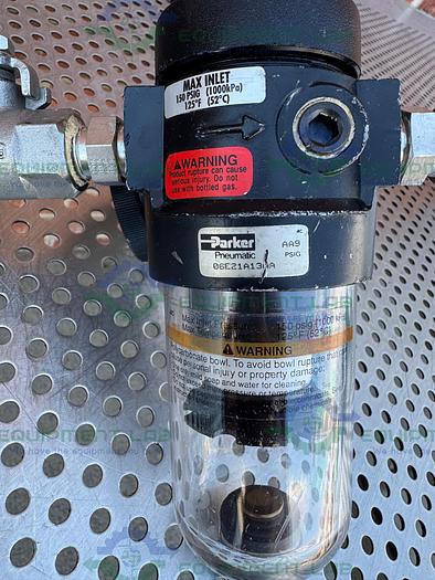 Used Parker 06E21A13AA Pneumatic Filter Regulator w/ Gauge 0-160PSI, Valve