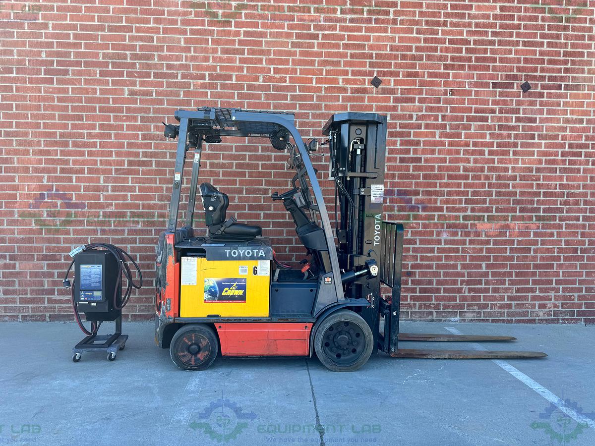 Used Toyota 8FBCU25 Electric Forklift  5000 lbs Capacity 4 Stage Mast w/ Charger