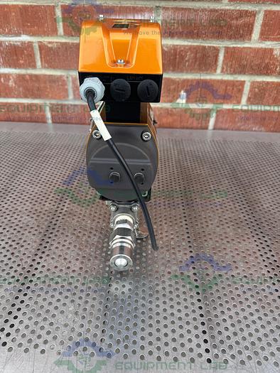 Used Flowserve L 93 SWP4 Digital Valve Positioner w/ 20 39 SN 6 R6 Pneumatic Actuator