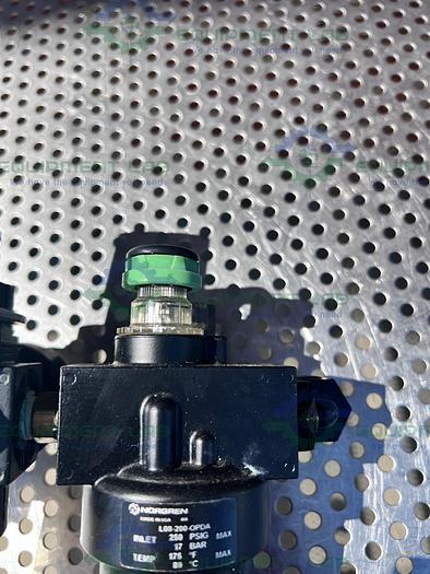 Used Norgren  B08-221-M3MA Regulator  w/ Norgren L08-200-OPDA Pneumatic Lubricator