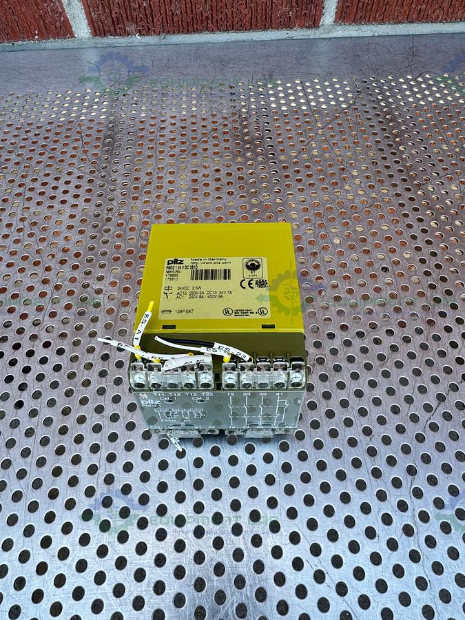 Used Pilz PNOZ 1 3S1O 475695 Safety Relay 3.5 W, 24V DC