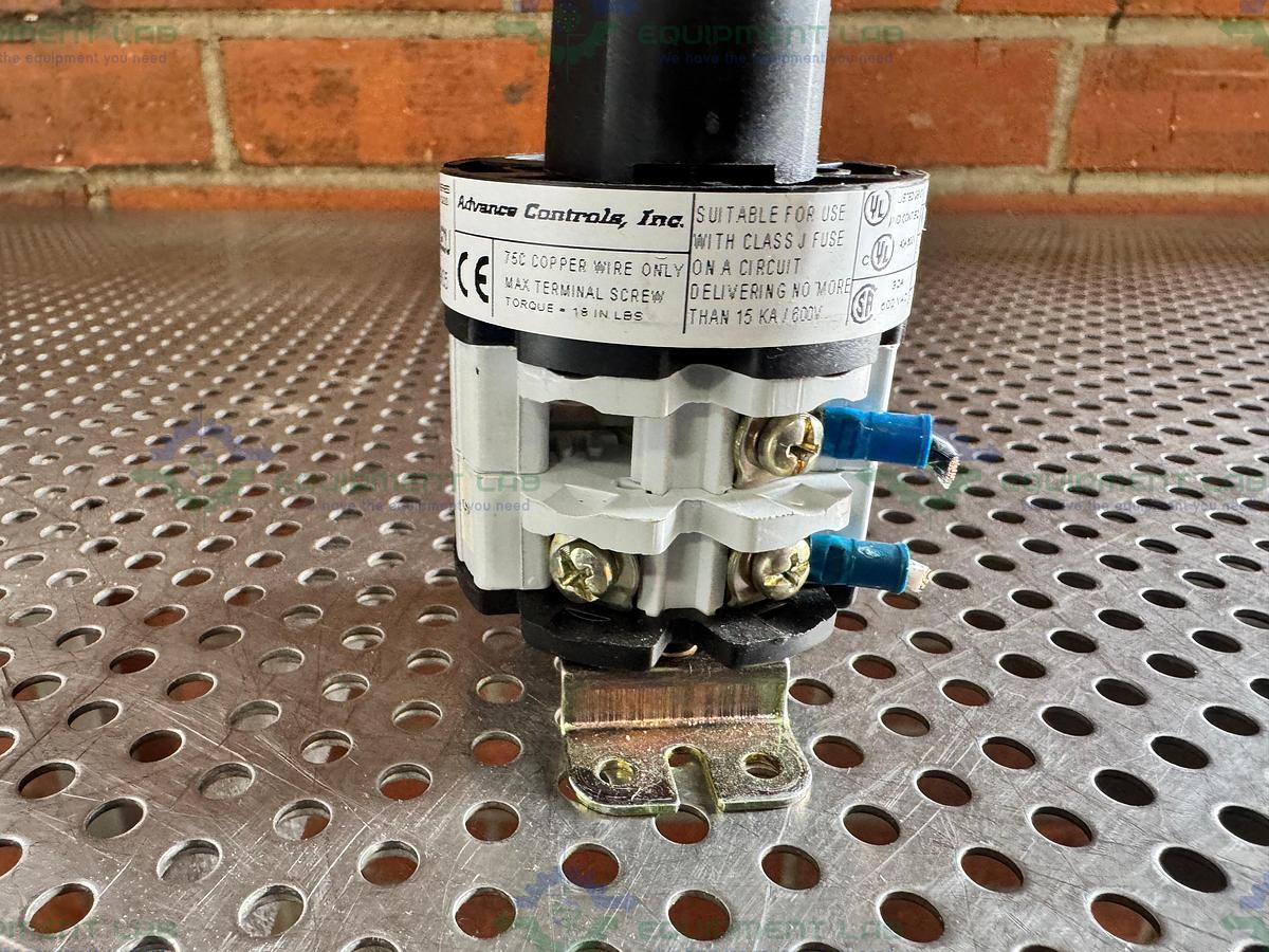 Used Advance Controls CB0320003LE2U 3 Pole, 32/40-AMP Rotary Cam Disconnect Switch
