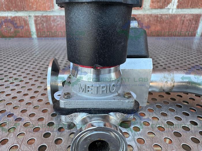 Used 2 ITT Pure Flo 3- Way 316L Diaphragm Valve w/ 1" to 1/2 Sanitary Fitting