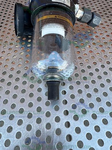 Used Parker 06E21A13AA Pneumatic Filter Regulator w/ Gauge 0-160PSI, Valve