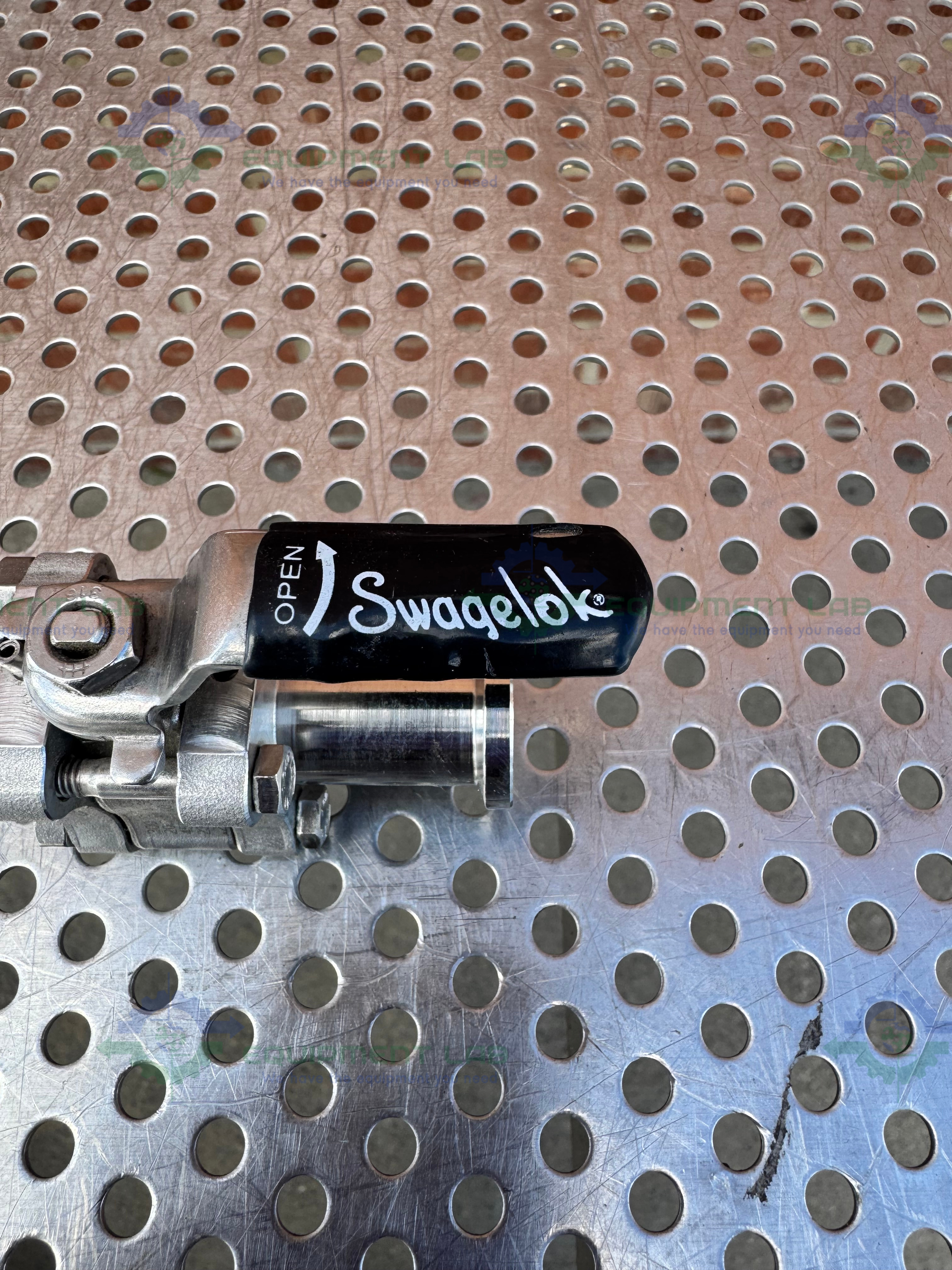 Used Swagelok SS-62TSC8 -EP Stainless Steel Ball Valve w/ 1/2" Sanitary Fitting