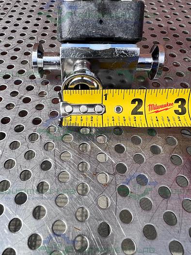 Used ITT Pure Flo  3-Way .5-316L-RA20MAX Diaphragm Valve w/ 1/2" Sanitary Fitting