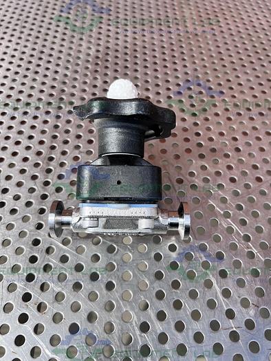 Used ITT Pure Flo .5-F-419-9-4-TM-CWP150 Diaphragm Valve w/ 1/2" Sanitary Fitting