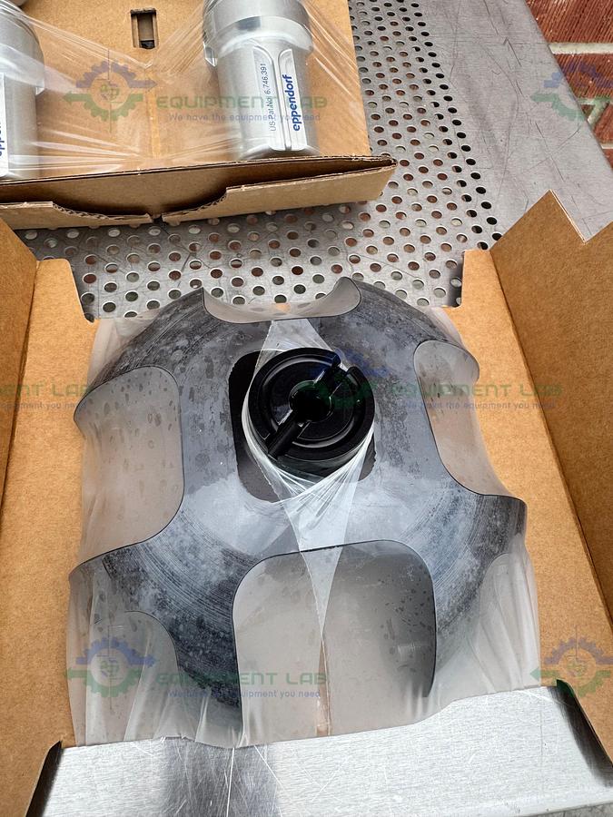 Eppendorf 5702R Refrigerated Centrifuge w/ Swing Bucket Rotor and Accessories