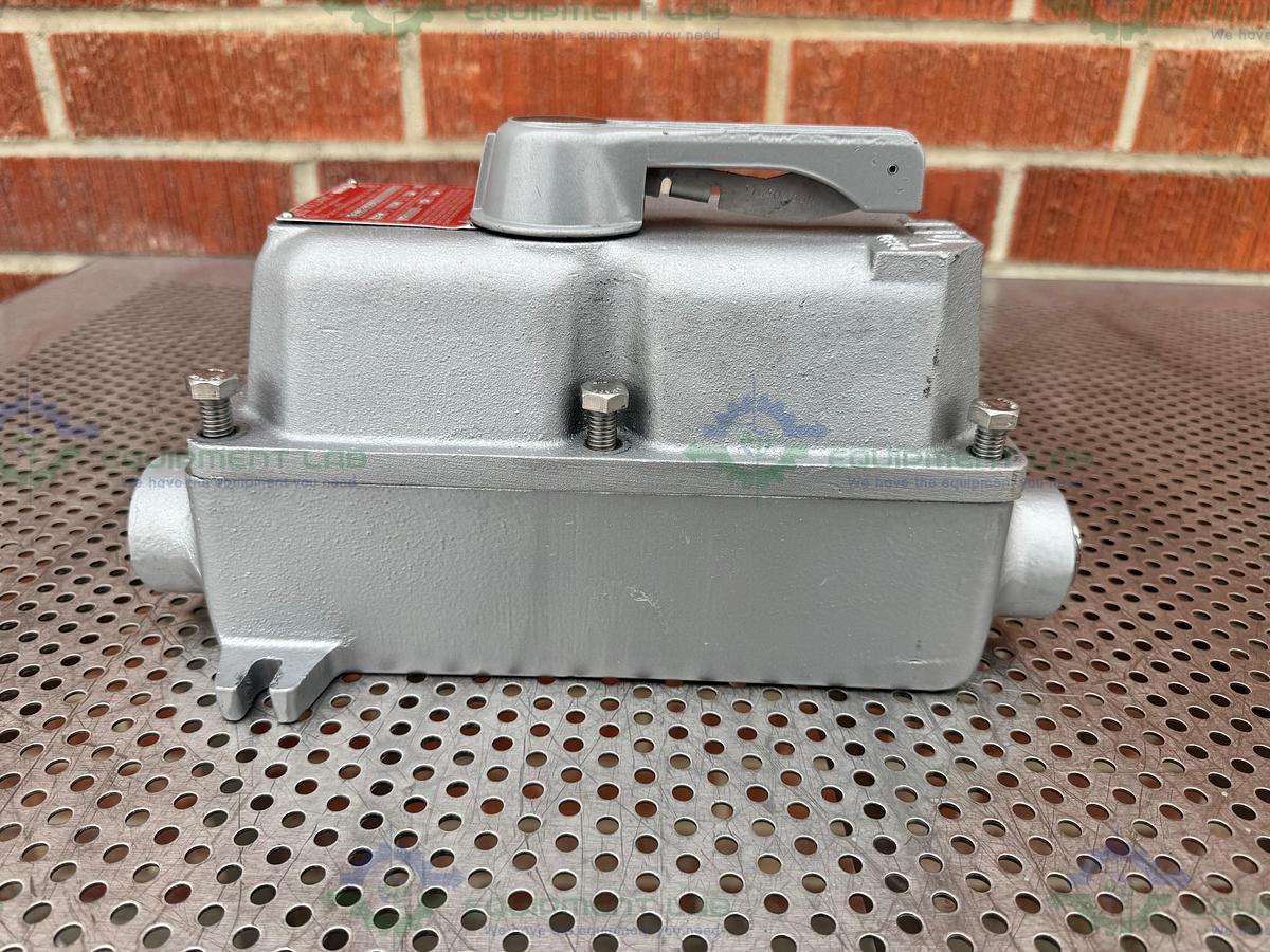 Used Killark XECD-204A1 Circuit Breaker Enclosure 250/480V w/ Cutler EHD 14K Breaker