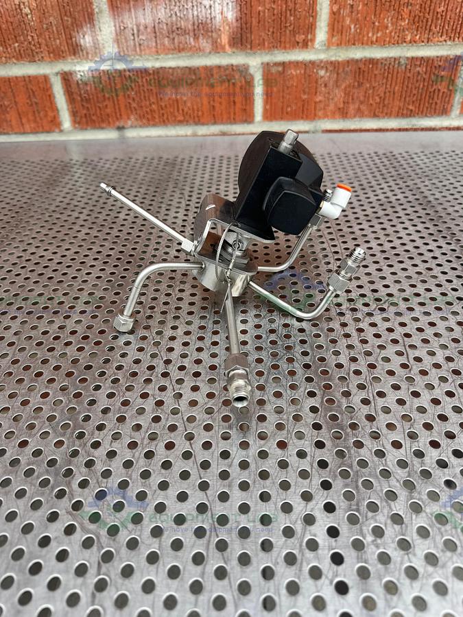 Used Whitey/Swagelok 131 DA Pneumatic Double Acting Actuator w/ SS-43Y6FS2 Valve