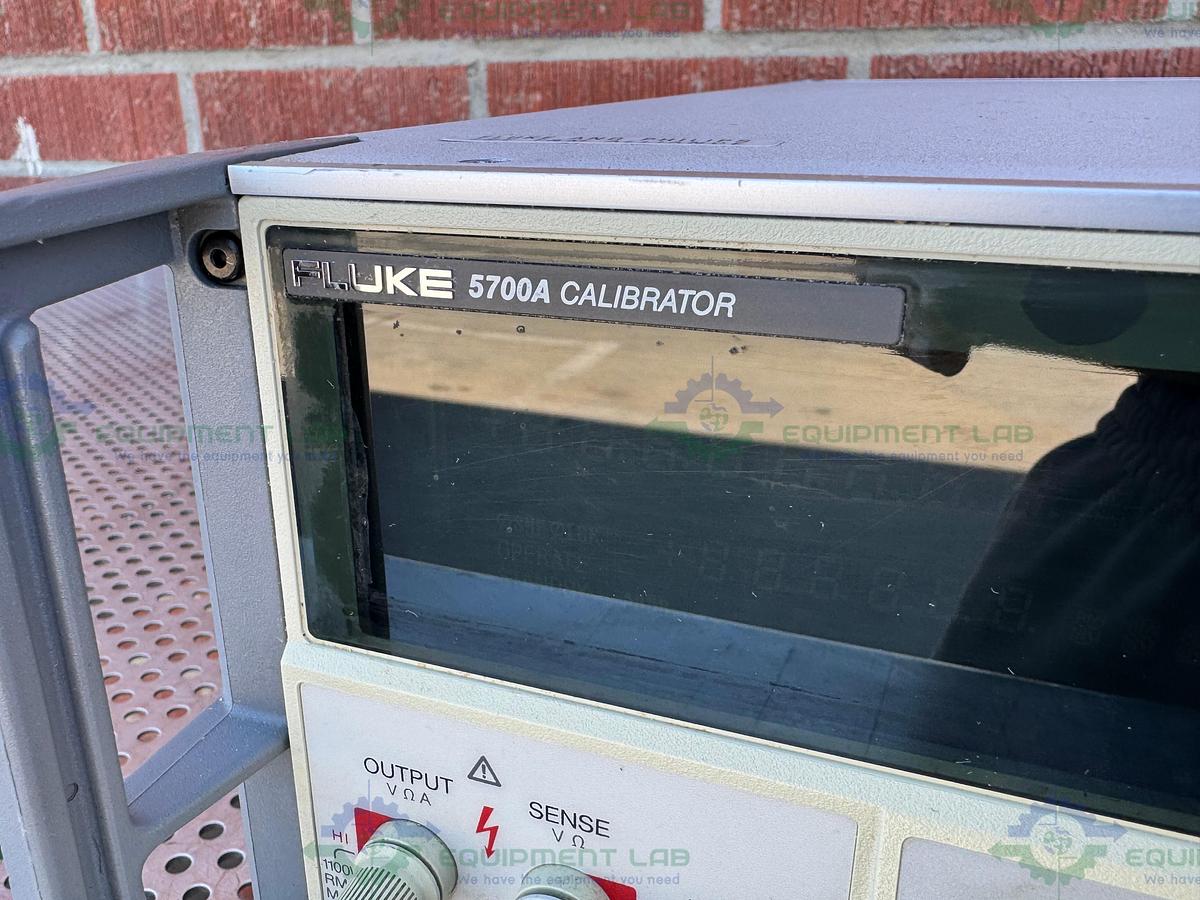 Used Fluke Calibration 5700A High Performance Multi Function Calibrator NOT CALIBRATED