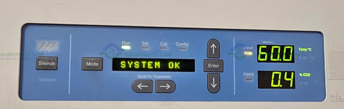 Used Thermo Scientific 3950 CO2 Incubator Temp Range 29 CuFT, 60C°, 120V