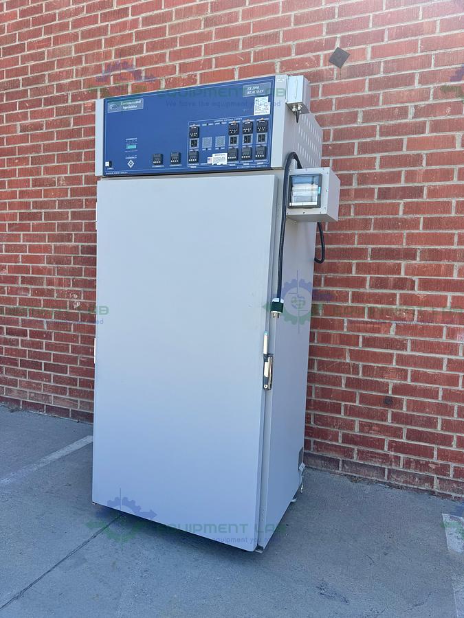 Used Environmental Specialties ES2000 CDML Photostability Chamber/UV 4-40C