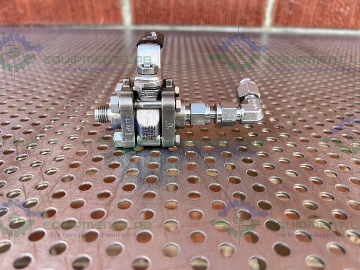 Used Swagelok SS-62TS4 Stainless Steel Ball Valve w/ 3/8" Threaded Fitting, 2200 PSIG