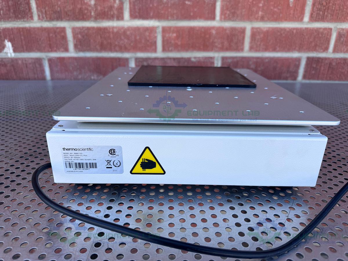 Used Thermo 88881103 Benchtop CO2 Resistant Shaker w/ Thermo 88881127B Controller