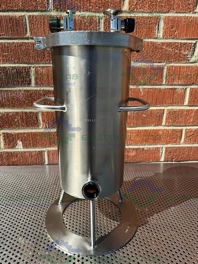Used Aquasyn  Hastelloy C 22 Single Wall  14 Liter Tank w/ Aquasyn Valve