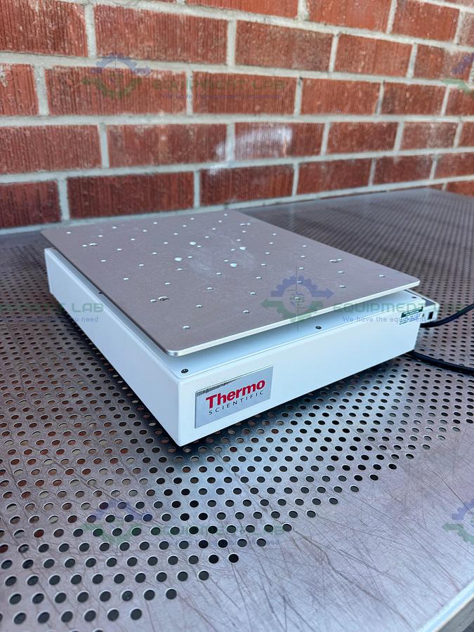 Used Thermo 88881101 Benchtop CO2 Resistant Shaker w/ Thermo 88881127B Controller