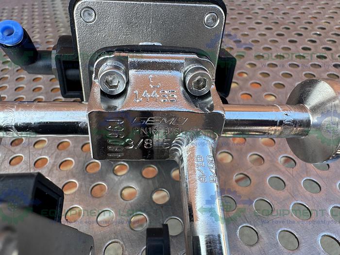 Used 2 Gemu CO26690 4-way Diaphragm Valve w/ 1/2" Sanitary Fitting