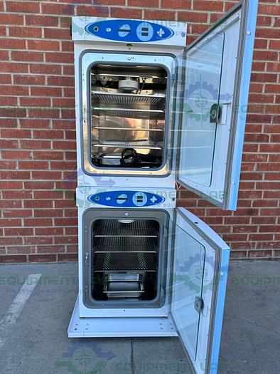 Used VWR  VWR51014992 Dual Stacked Air Jacketed CO2 Incubator 115V, 50°C, 6.5 Cu. Ft