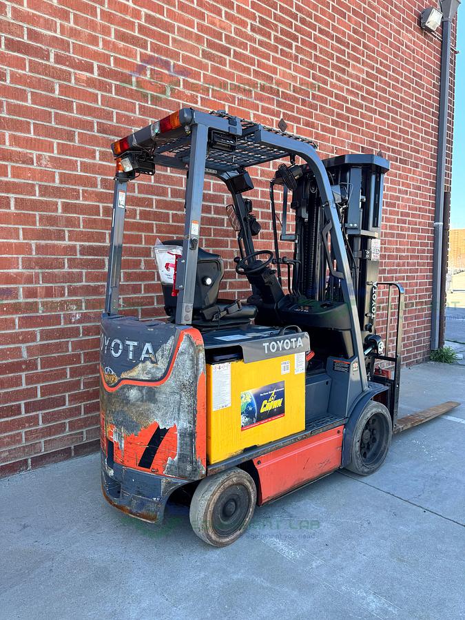 Used Toyota 8FBCU25 Electric Forklift 5000 lbs Capacity 4 Stage Mast w/ Charger