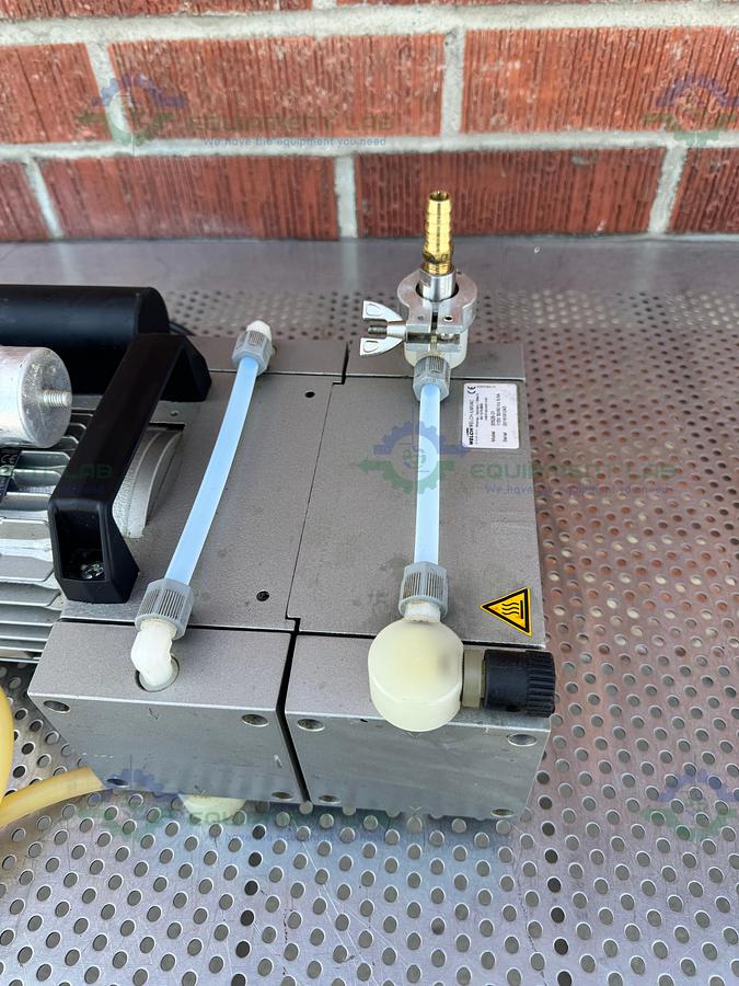 Used Welch ILMVAC 2052B-01 Dry Chemical Duty Diaphragm Pump 115V, 50/60 Hz