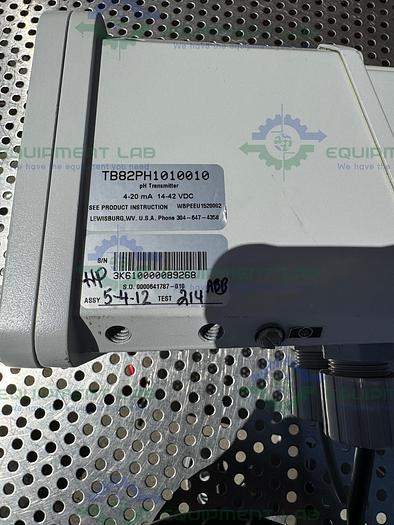 Used ABB  TB82PH1010010 Conductivity Transmitter 4-20 mA w/ Sensor