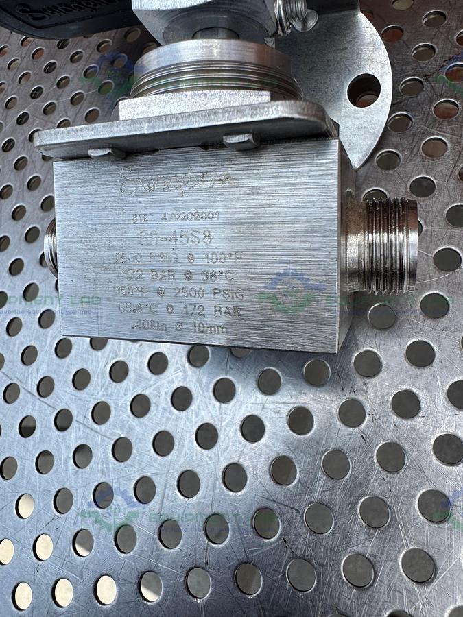 Used Whitey/Swagelok 133 DA Pneumatic Double Acting Actuator 200 PSI w/ SS45S8 Valve