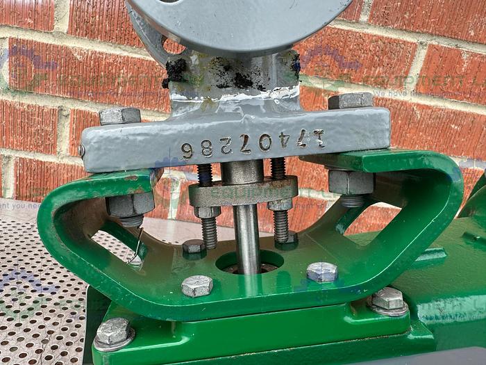 Used Fisher Controls V150 Stainless Steel 1" Air Operated / Pneumatic Vee-Ball Valve