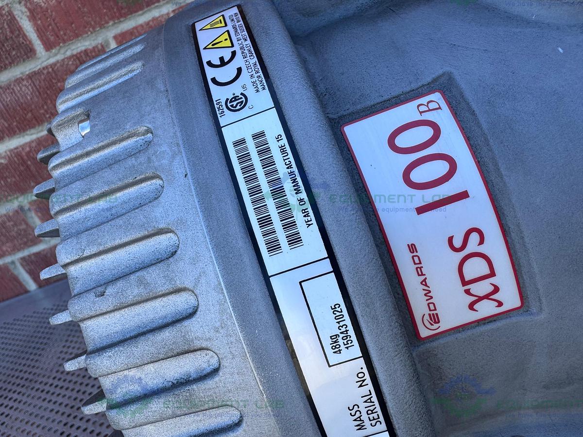  for parts or not working Boc Edwards XDS 35i Dry Scroll Vacuum Pump 100-240V w/ Varian Hepa Filter