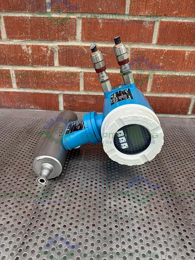 Used Endress + Hauser Promass 83 Mass Flow Meter 85-260 VAC w/ 1/2" Sanitary Fitting