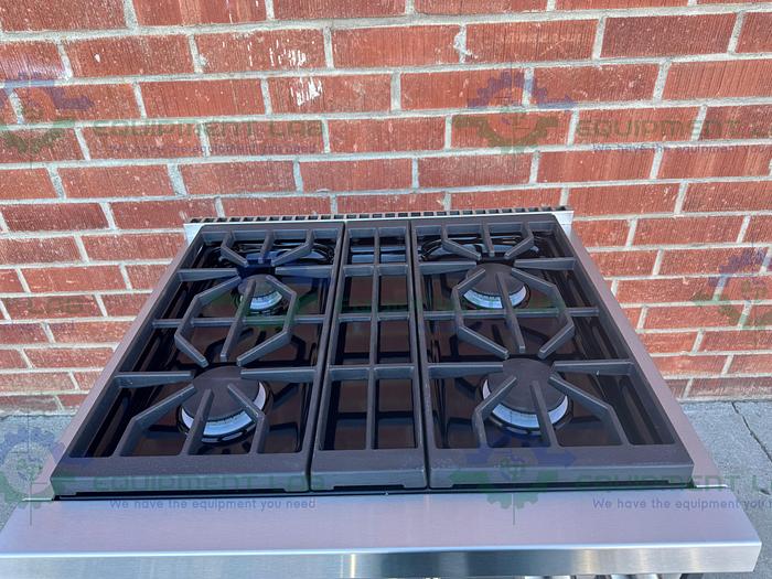 Wolf GR304 Stainless Steel Natural Gas Range / Oven 30", 4.4 cu. ft