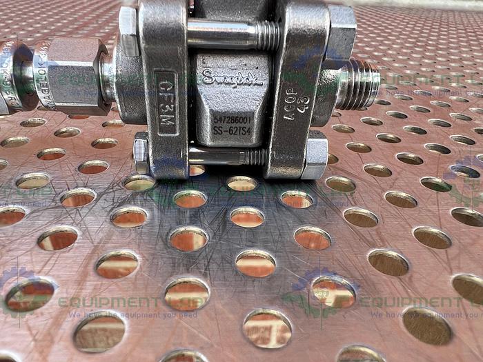 Used Swagelok SS-62TS4 Stainless Steel Ball Valve w/ 3/8" Threaded Fitting, 2200 PSIG