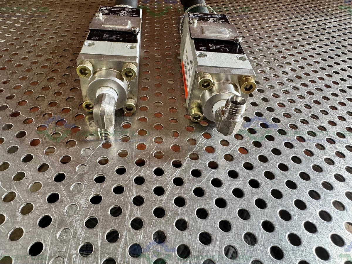 Used Lot of 2 - ITT Neo-Dyn 132P54C6 Adjustable Pressure Switch 375 to 725 PSIG
