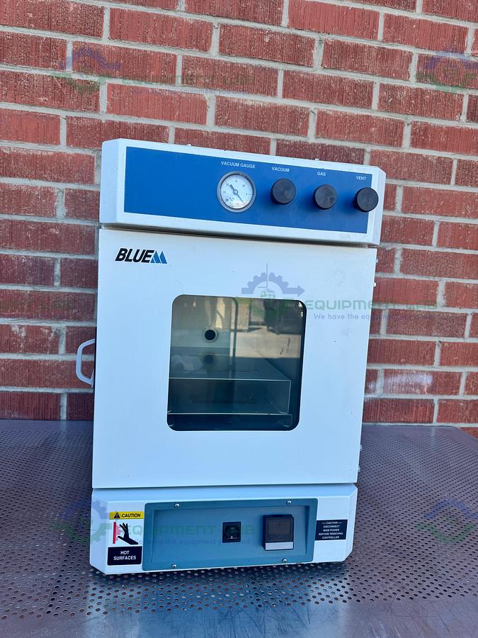 Used Lindberg / Blue M VO914A Vacuum Oven 6° to 260°C, 0.65 cu. ft.