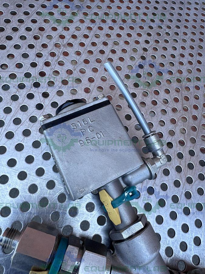 Used Gemu 540/15/D59405-1 Pneumatic Valve Actuator w/ Parker 8Z(A)-F8L-250-SS Valve